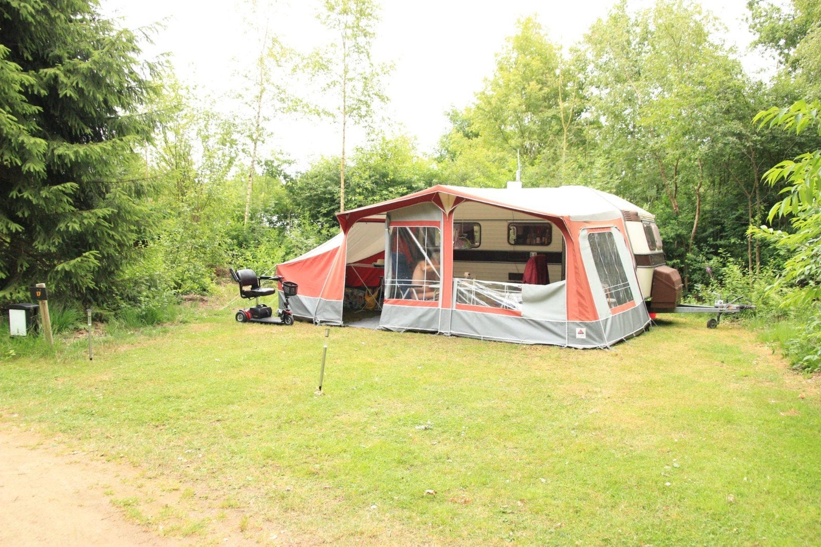 avento 465, met mover, mooie voortent met uitbouw, Standaardzit, Koelkast, 750 - 1000 kg, Particulier