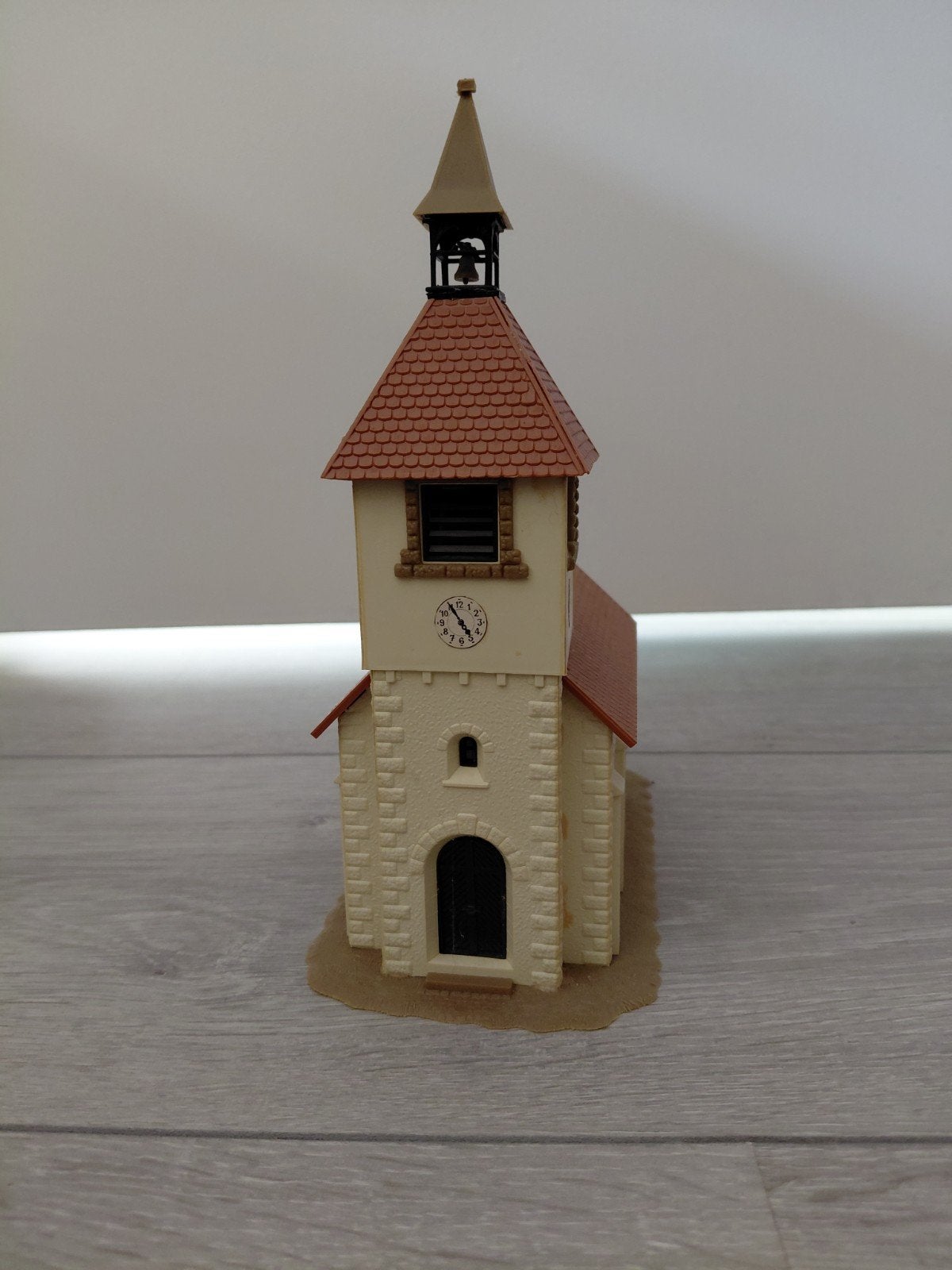 Kerk modelbouw - formaat H0, Hobby en Vrije tijd, Modeltreinen | H0, Gebruikt, Brug, Tunnel of Gebouw, Ophalen of Verzenden