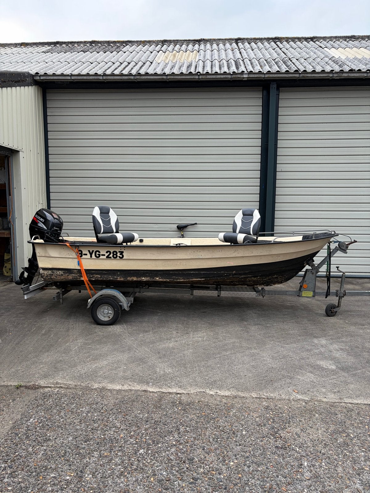 Visboot met Suzuki 25pk motor en trailer, Ophalen, Gebruikt, Elektrische start, Buitenboordmotor