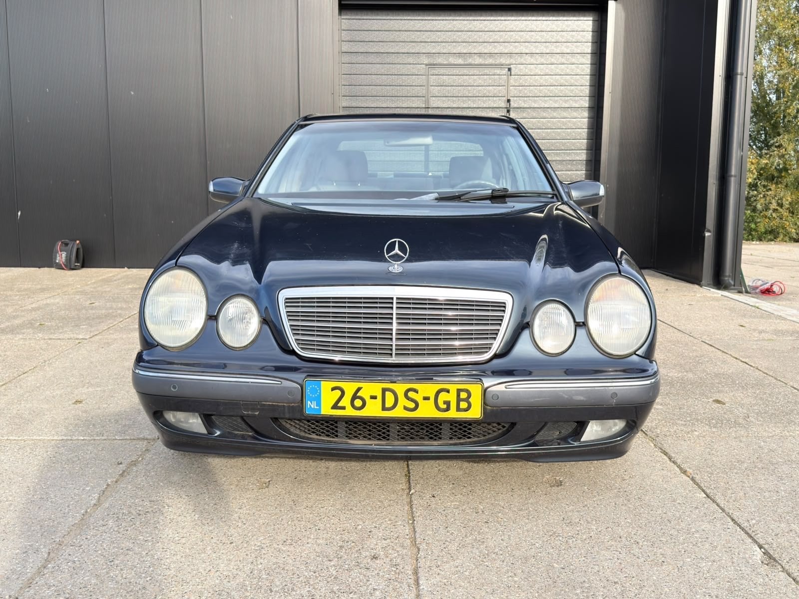 Mercedes-Benz E-Klasse 2.4 E240 Sedan Classic AUT 1999 Zwart, Auto's, Automaat, Achterwielaandrijving, Blauw, Bedrijf
