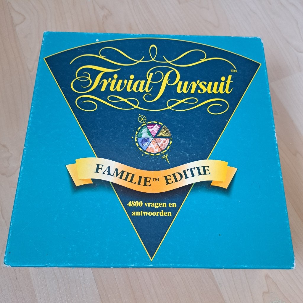 Trivial pursuit Familie editie, Vijf spelers of meer, Ophalen of Verzenden, Zo goed als nieuw, Parker