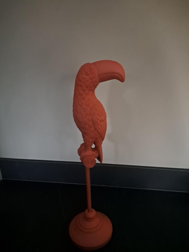Toekan Decoratiebeeld op Voet van Kolibrie deco, Kunststof, Ophalen of Verzenden, Zo goed als nieuw, Oranje