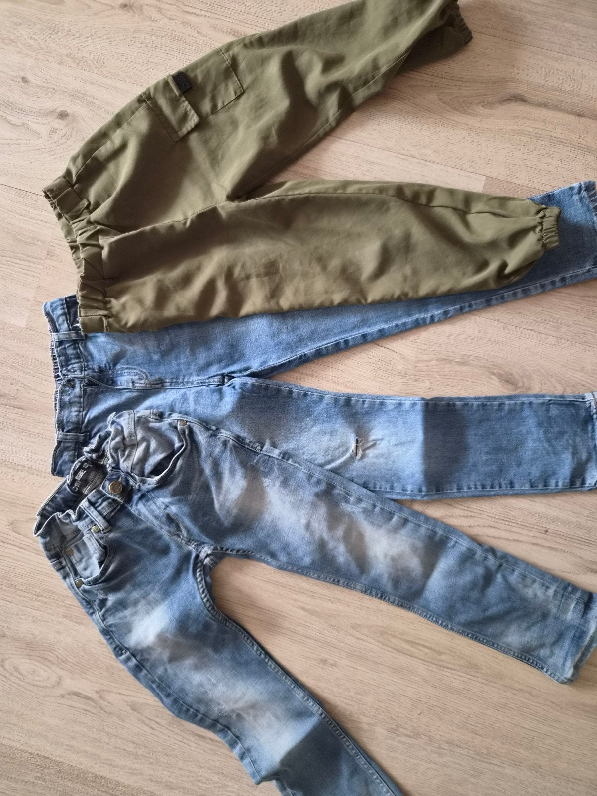 Jongens broeken maat 122/128 - 3 stuks, Kinderen en Baby's, Kinderkleding | Maat 122, Ophalen of Verzenden, Gebruikt, Jongen, Broek