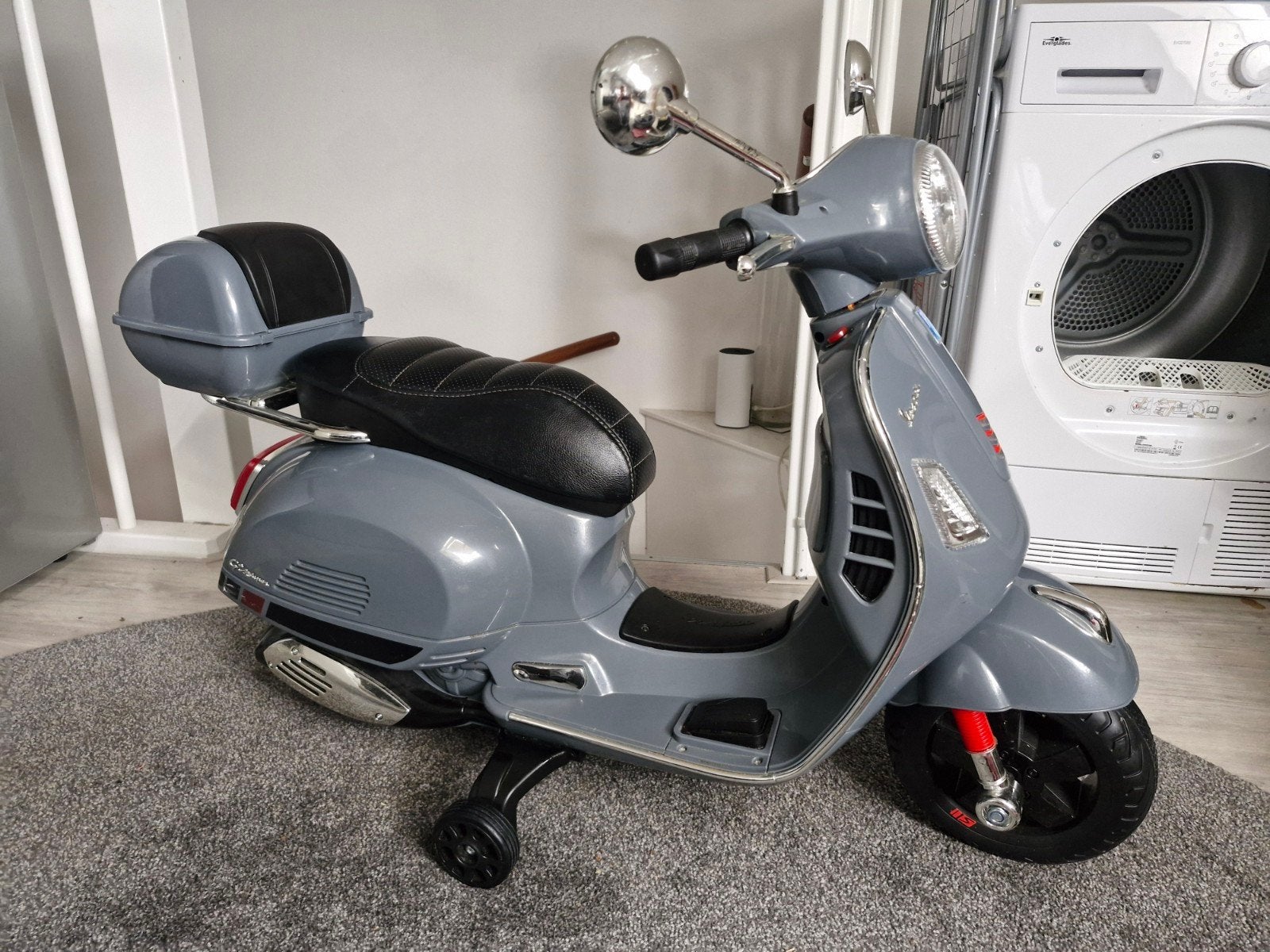 Vespa GTS Kindermotor - Grijs, Ophalen of Verzenden, Zo goed als nieuw