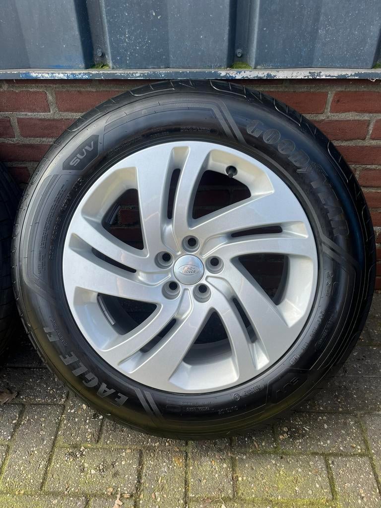 Nette Range Rover Evoque Zomerset Goodyear TPMS, Auto-onderdelen, Banden en Velgen, Land Rover, 18 inch, Gebruikt, Banden en Velgen