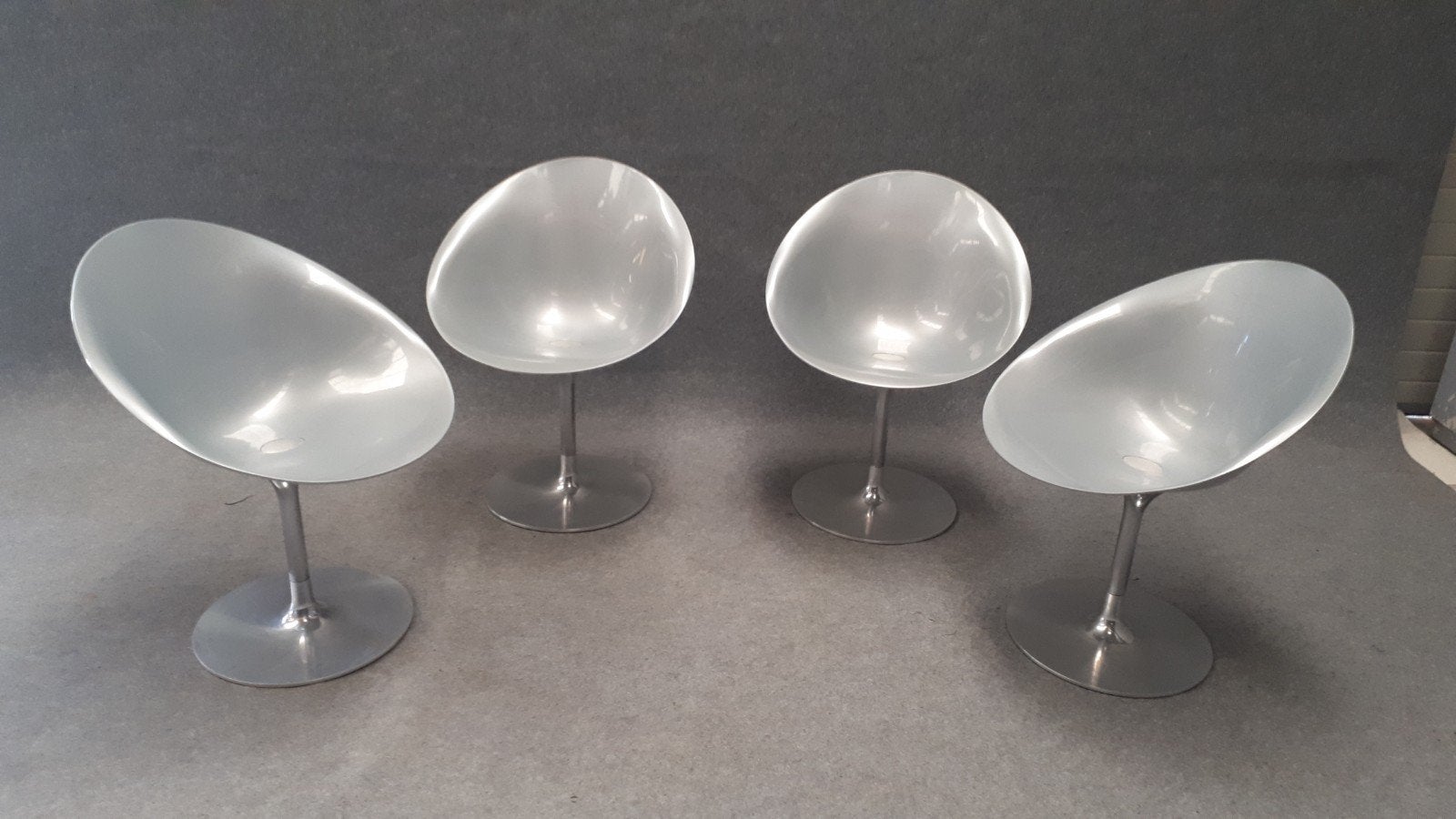 Starck stoelen, Huis en Inrichting, Ophalen, Gebruikt, Vier, Grijs