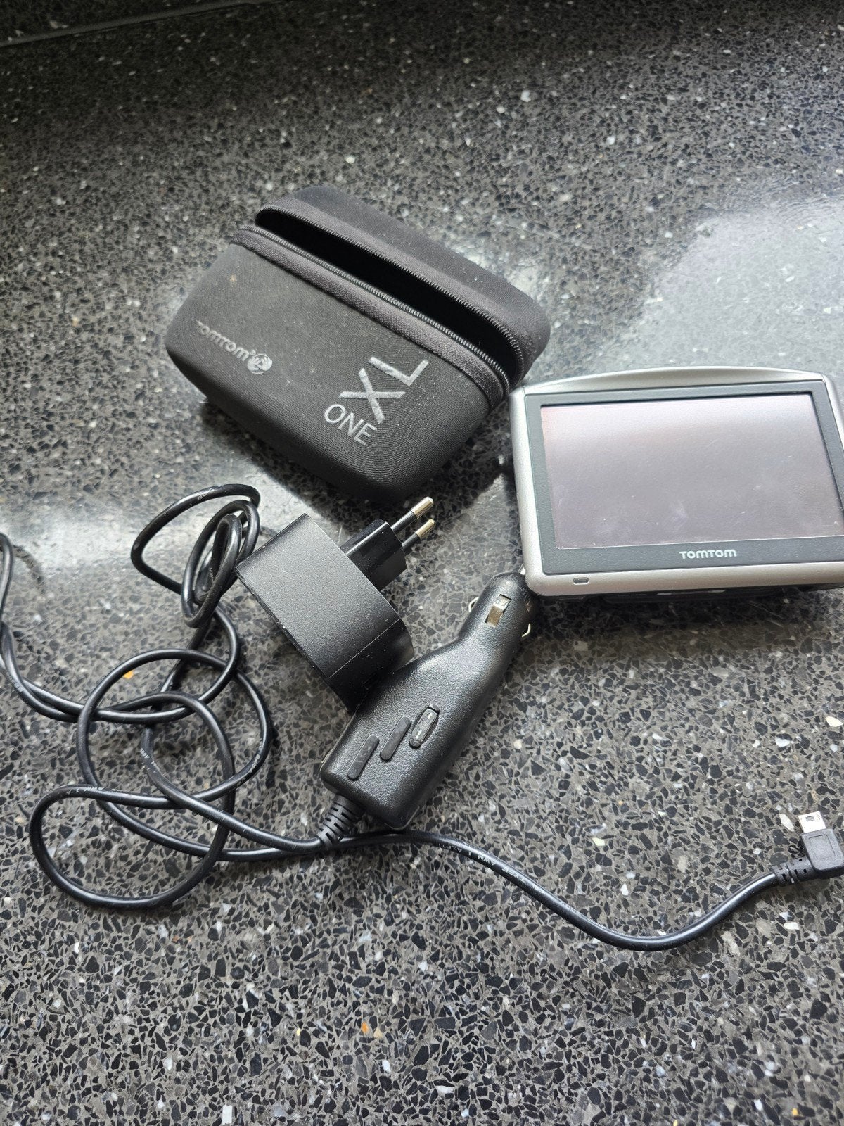 TomTom ONE XL navigatiesysteem met accessoires, Ophalen of Verzenden, Gebruikt