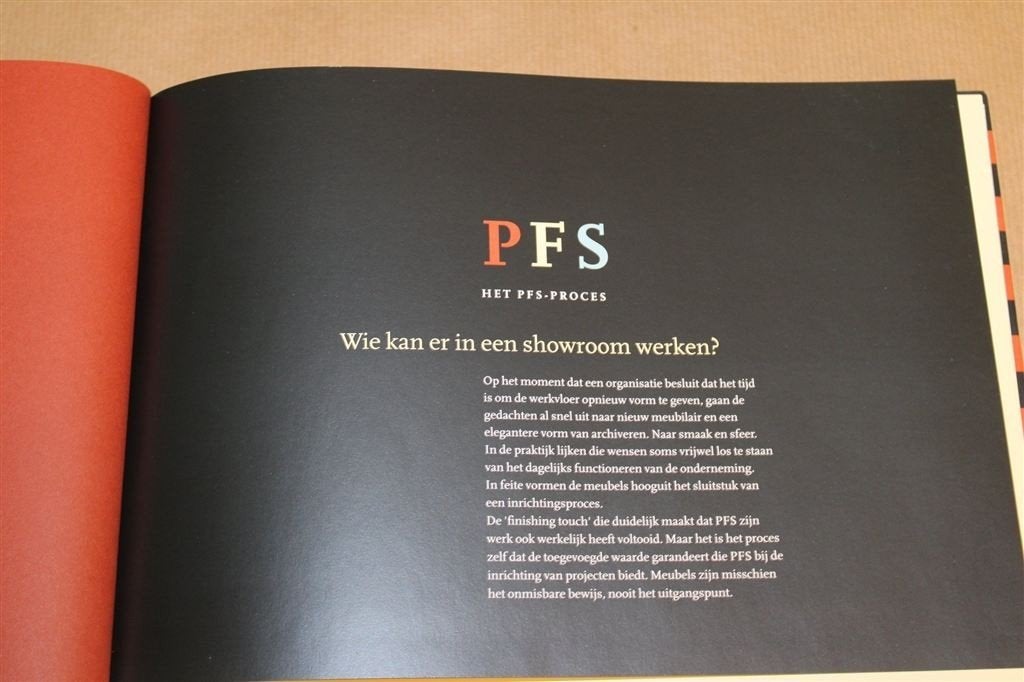 PFS Ontwerp & Inrichting — Kantoor- en Showroominterieurs, Ophalen of Verzenden, Zo goed als nieuw, Architecten