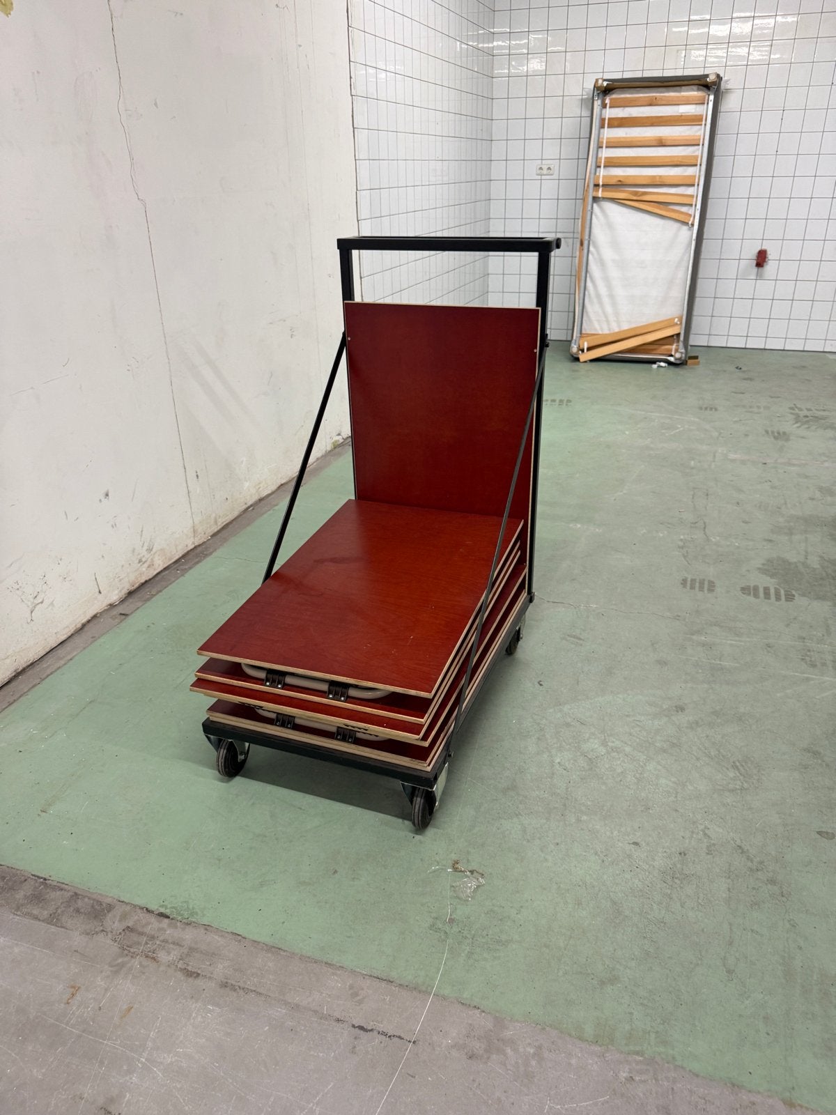 Set 5x Examentafels 90x60 cm met kersenkleurige fenolcoating, Ophalen, Gebruikt, 50 tot 100 cm, Rechthoekig