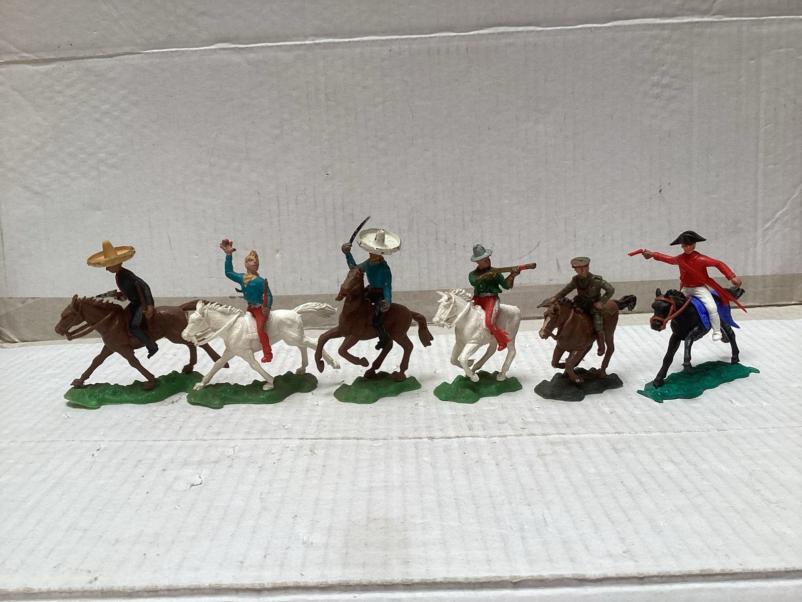 Vintage poppetjes: Crescent Toy en Timpo ruiters, Ophalen, Gebruikt