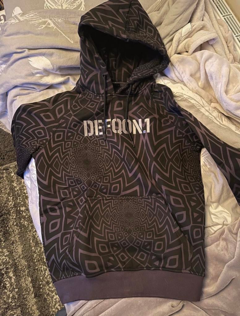 Defqon.1 trui, Ophalen of Verzenden, Zo goed als nieuw, Maat 42/44 (L), Overige kleuren