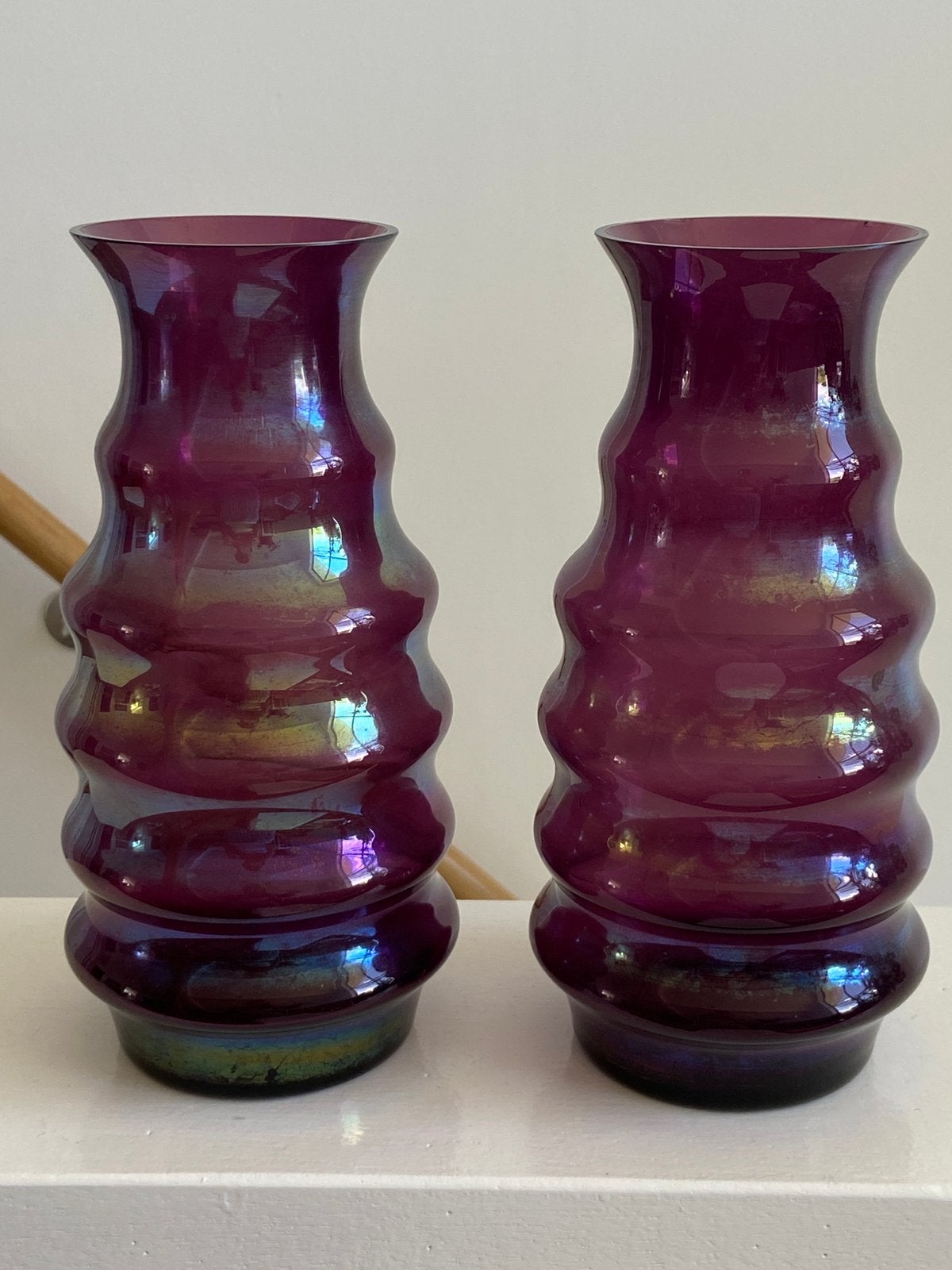 2 oude paarse glazen vazen vaasjes ribbels Art Deco Doyenne?, Ophalen of Verzenden