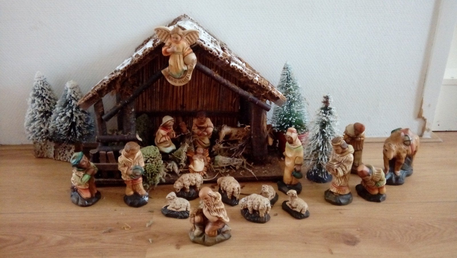 Complete Kerststal met 20 Beeldjes en Accessoires, Verzamelen, Ophalen of Verzenden