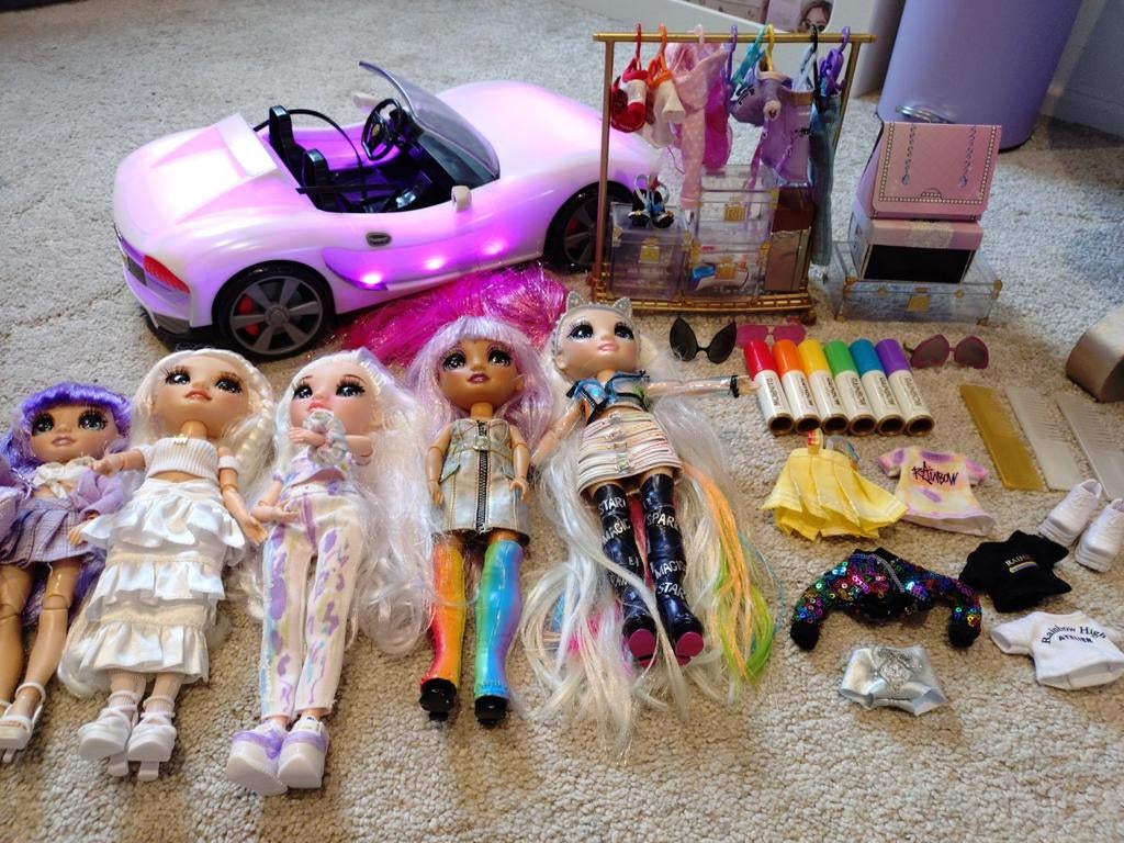 Rainbow High poppen met accesoires en auto., Ophalen, Zo goed als nieuw, Overige typen