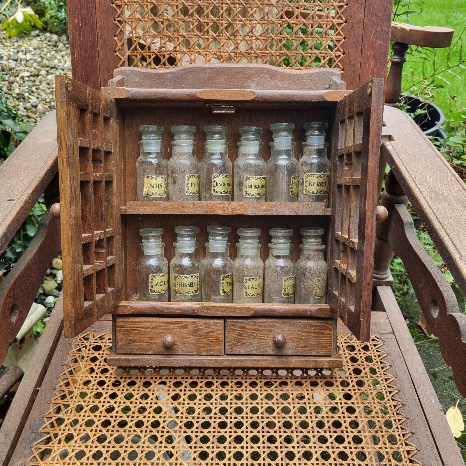 Vintage kruidenrekje met glazen potjes, Antiek en Kunst, Ophalen
