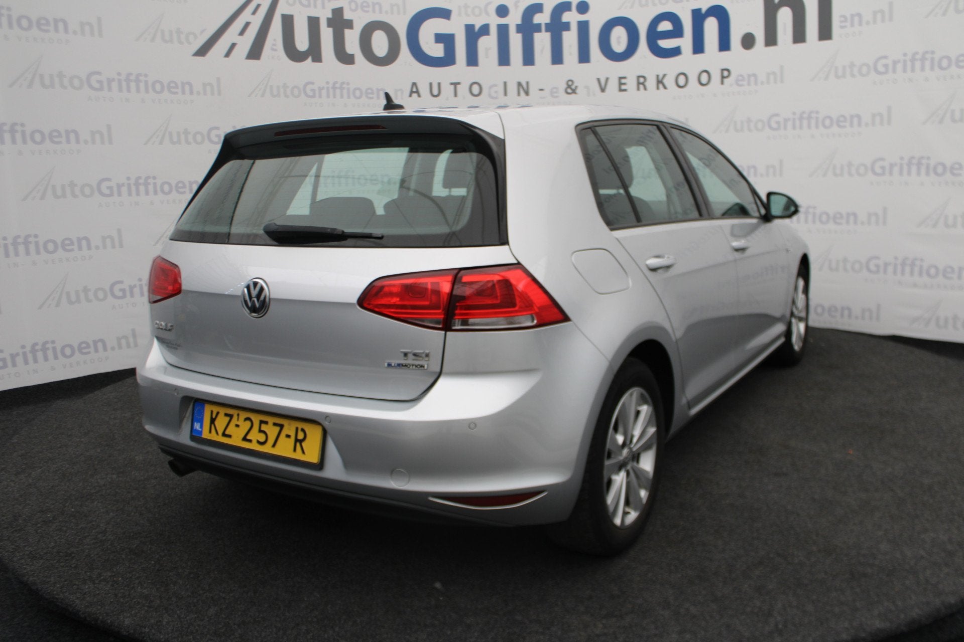 Foto 5 van Volkswagen Golf 1.0 TSI Comfortline keurige 5-deurs met klim