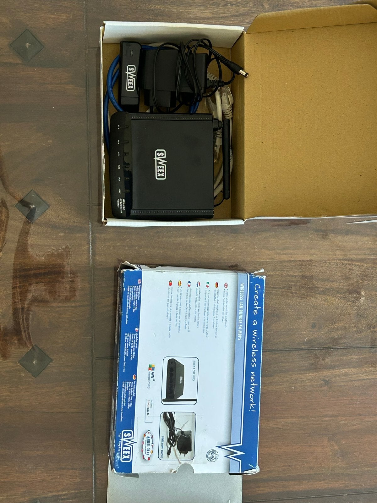 Sweex Wireless LAN Bundle 54 Mbps Router met CAT4 kabels, Ophalen of Verzenden, Gebruikt, Router met modem
