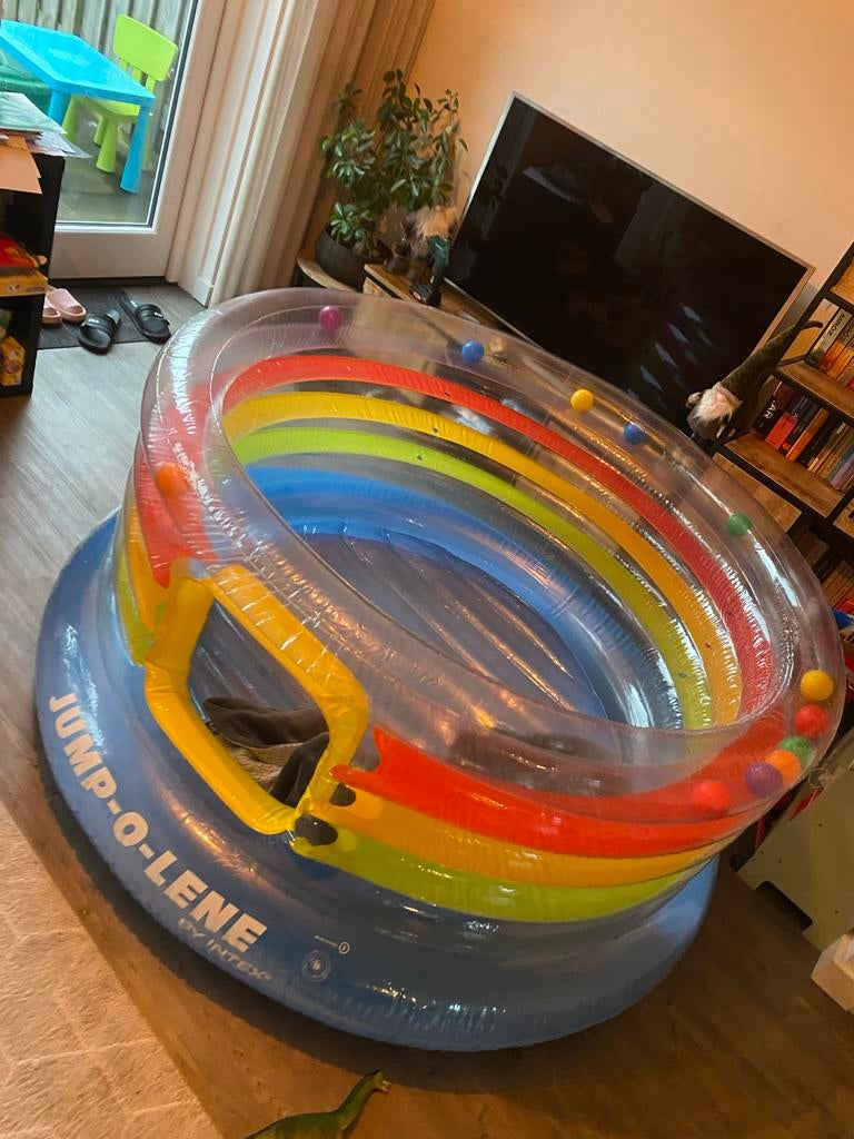 Intex Jump-O-Lene Springkussen met Ballen - Regenboog, Ophalen, Gebruikt