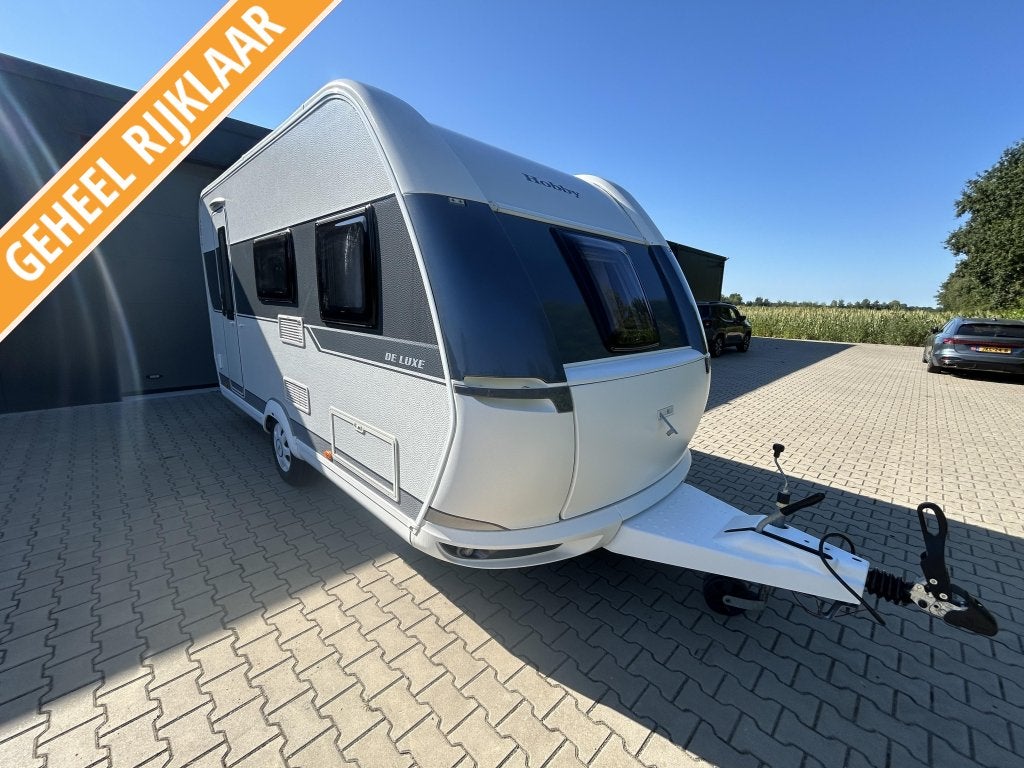 Hobby 440 SF De Luxe 2017 incl. mover/voortent Z.g.a.n.!!, Hobby, Bedrijf, Treinzit, 4 tot 5 meter
