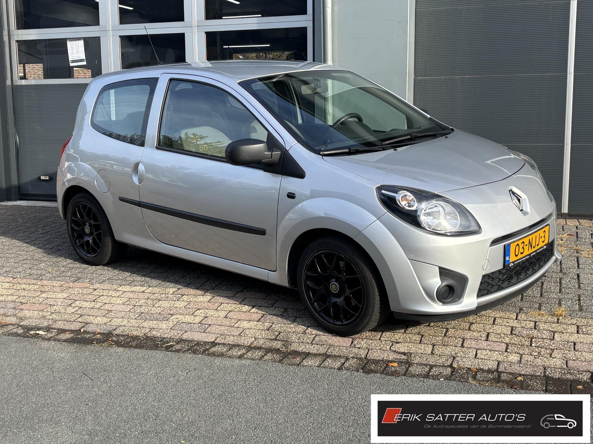 Renault Twingo 1.2-16V Authentique airco| LM velgen| Radio C, Auto's, Gebruikt, 4 cilinders, 4 stoelen, Origineel Nederlands