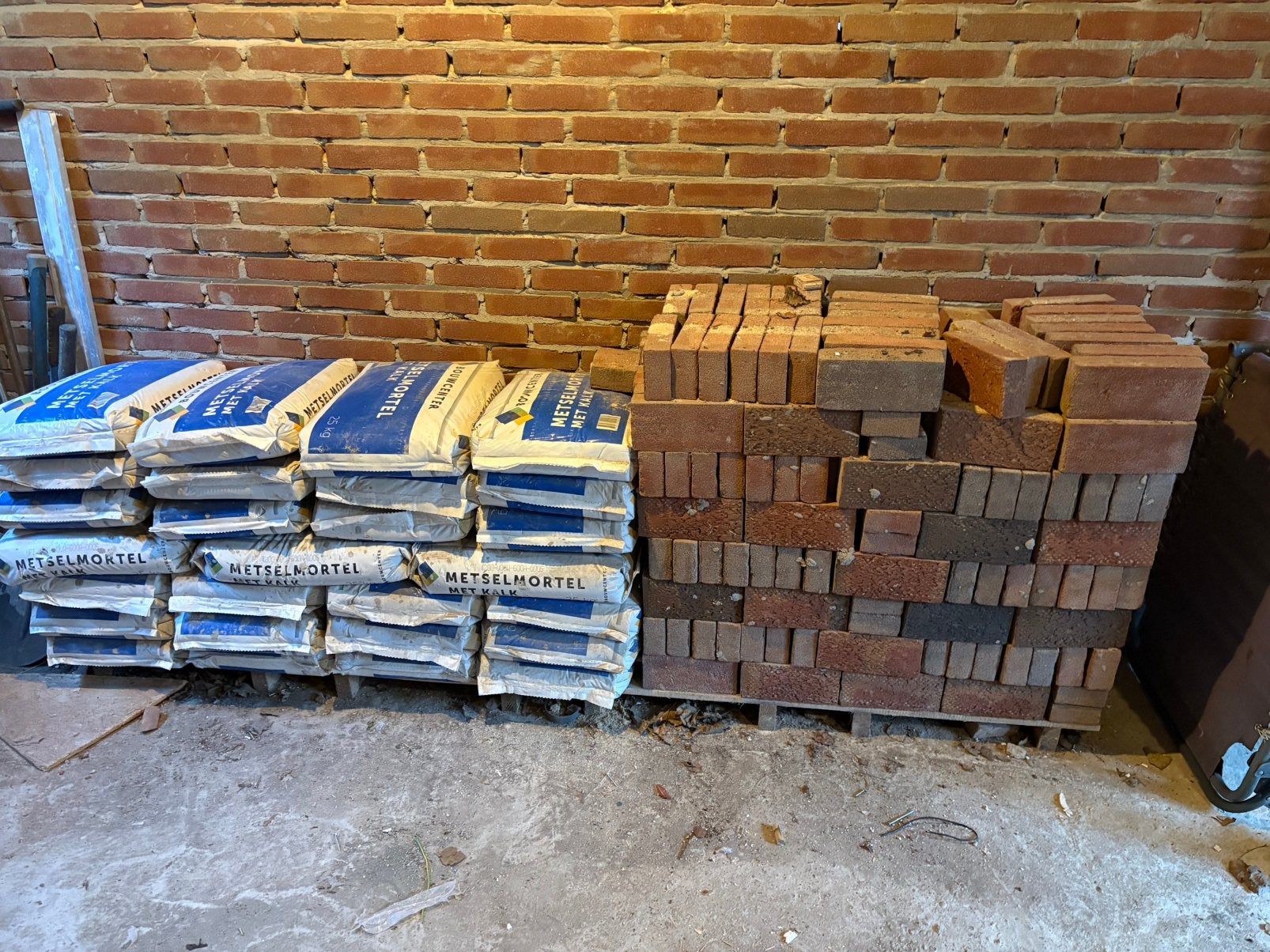 Metselmortel met kalk en bakstenen, Doe-het-zelf en Verbouw, Metselstenen, Nieuw, Bakstenen, Ophalen