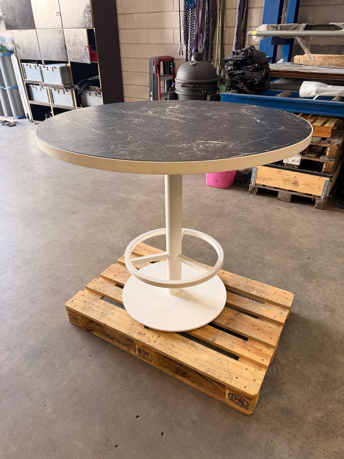 Ronde bartafel met marmerlook blad - 106 cm hoog, Huis en Inrichting, Ophalen, Nieuw