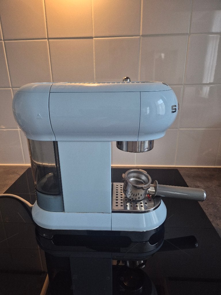 SMEG coffeemachine retro blue, Ophalen, 10 kopjes of meer, Koffiemachine, Gemalen koffie