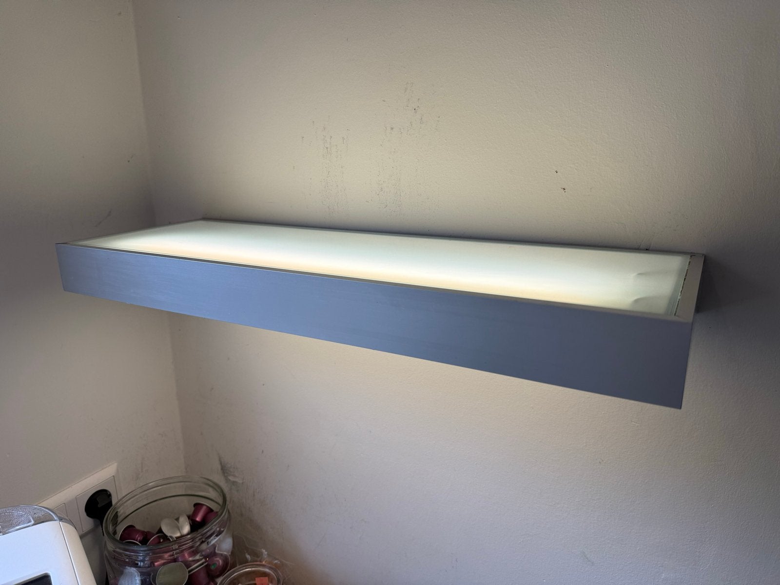 2x Mooie verlichting wandplank (zwevend) met led tl lamp, Gebruikt, G13 (TL), Ophalen of Verzenden, Modern