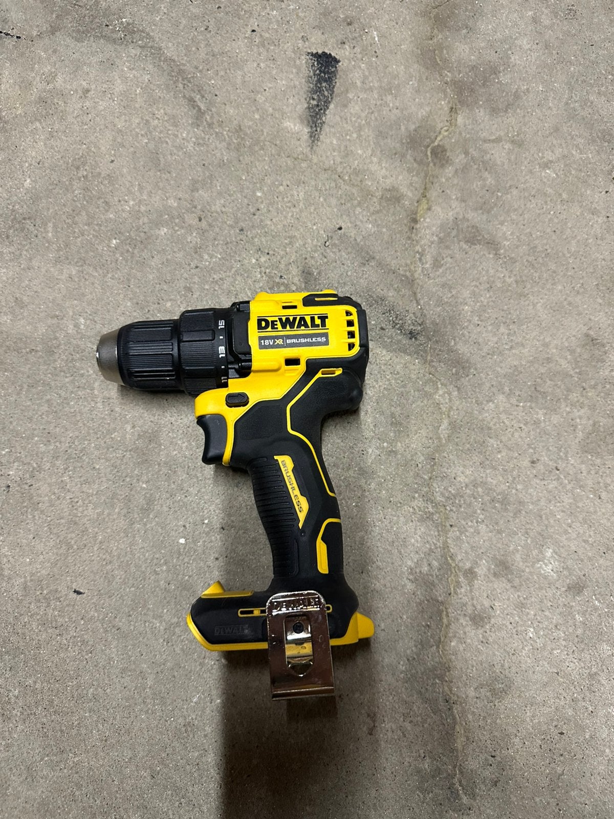 Dewalt schroefmachine, Doe-het-zelf en Verbouw, Gereedschap | Boormachines, Ophalen of Verzenden, Zo goed als nieuw, Minder dan 400 watt