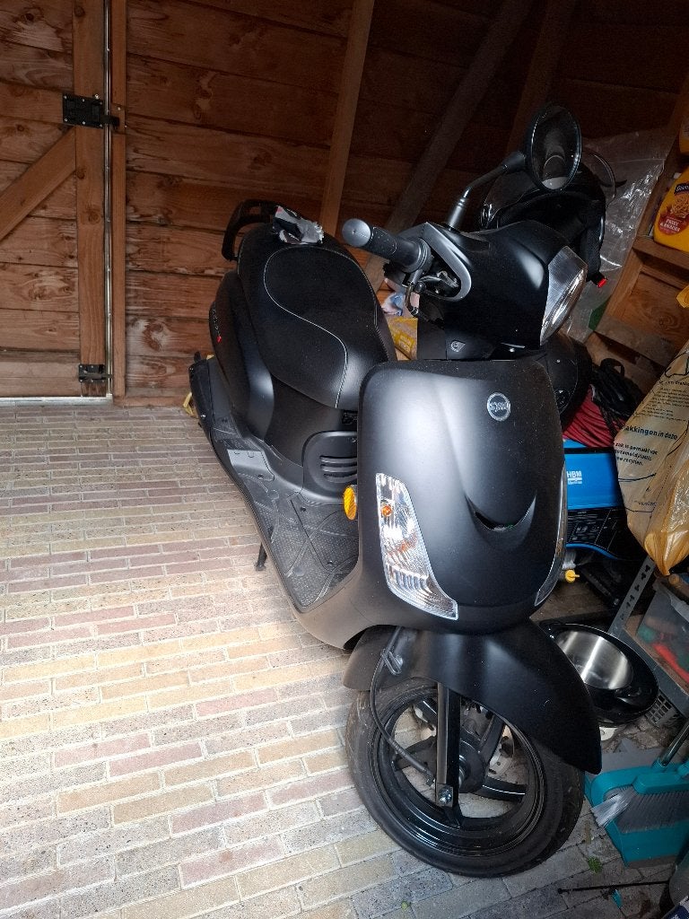 Scooter sym fiddle 2, Fietsen en Brommers, Scooters | SYM, Ophalen, Maximaal 45 km/u, Zo goed als nieuw, Benzine