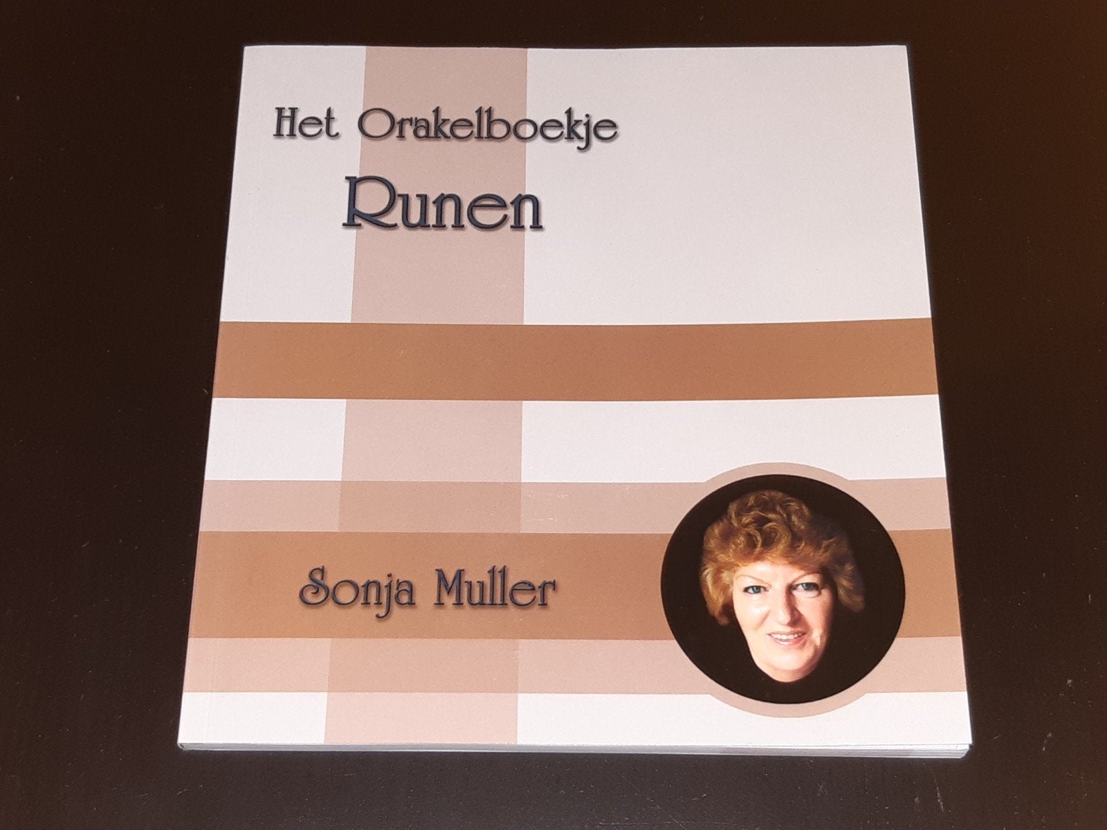runen Sonja Muller nieuwstaat, Ophalen of Verzenden, Zo goed als nieuw