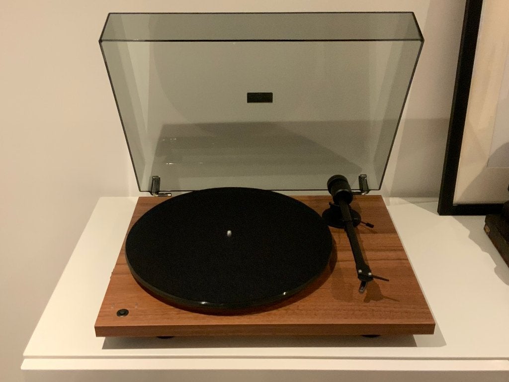Pro-Ject T1 Phono SB – Walnut – Ortofon 2M Red - Nieuwstaat, Audio, Tv en Foto, Ophalen, Zo goed als nieuw, Platenspeler, Overige merken