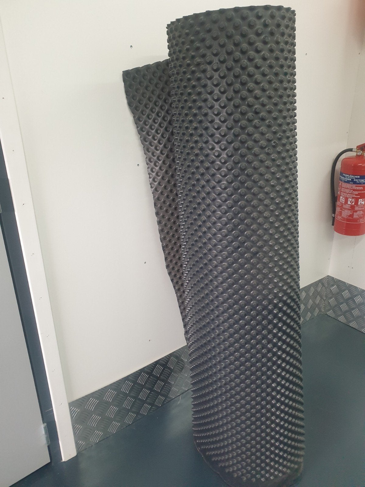 Drainage folie - Rol noppenfolie voor optimale afwatering, Doe-het-zelf en Verbouw, Zeil en Folie, Ophalen, Gebruikt, 15 m² of meer