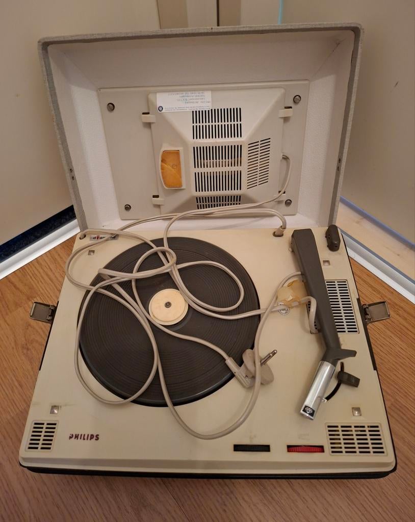 Koffer platenspeler Philips., Audio, Tv en Foto, Platenspelers, Ophalen of Verzenden, Gebruikt, Philips