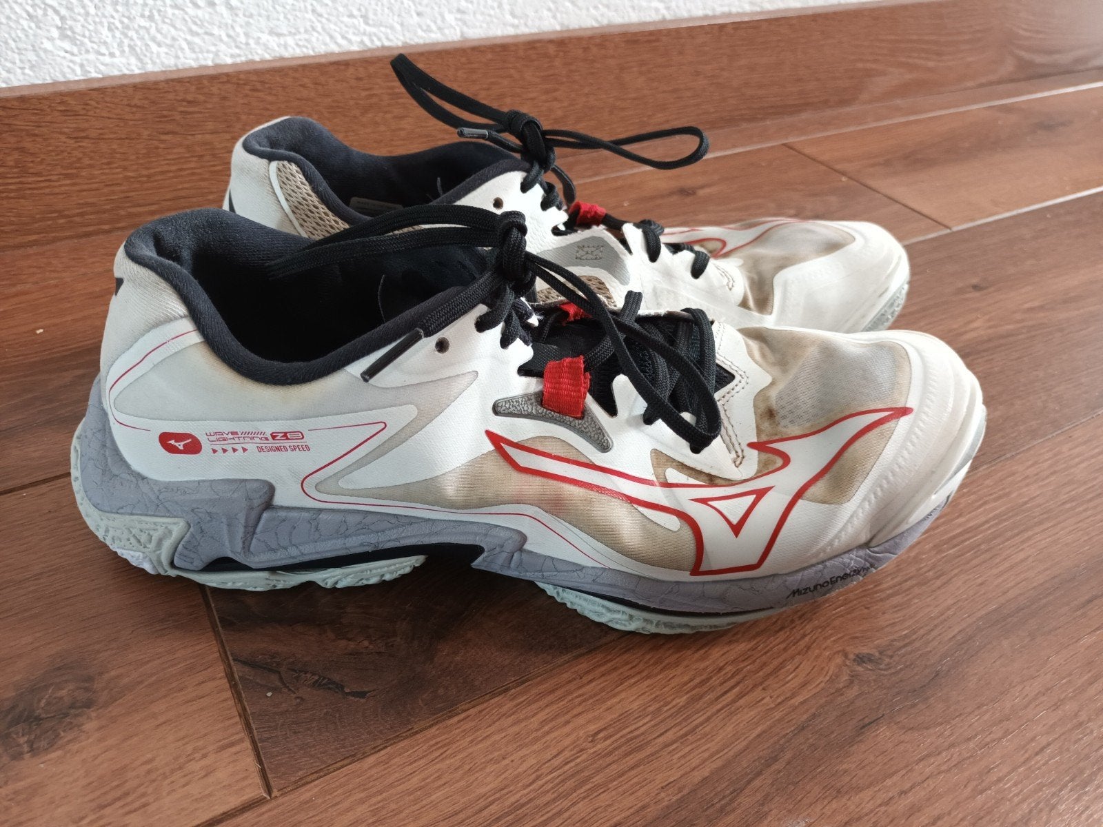 Volleybalschoenen volleybal schoenen Mizuno Enerzy maat 42.5, Ophalen of Verzenden, Gebruikt, Schoenen