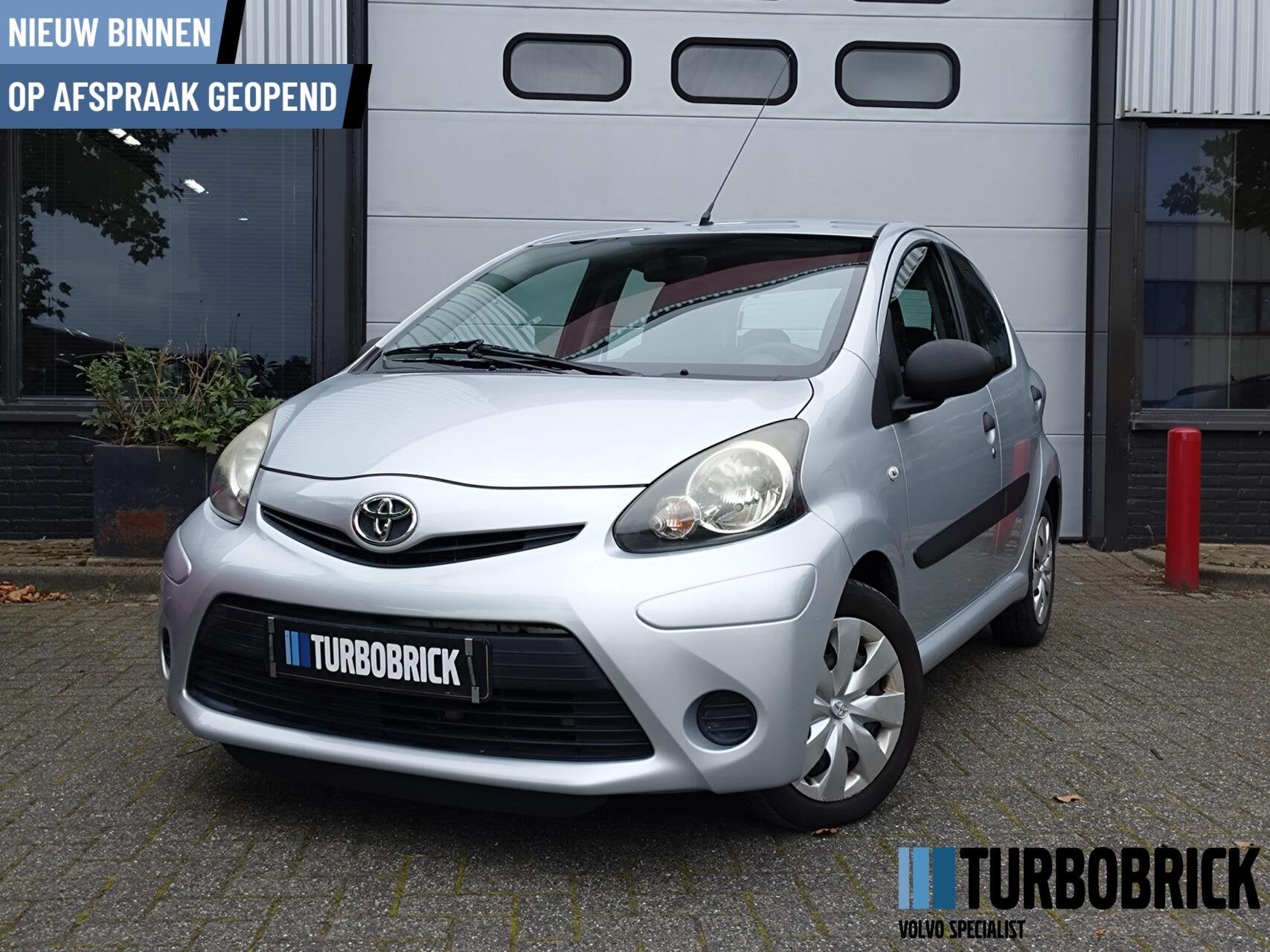 Toyota Aygo 1.0 VVT-i Now | 5drs | Airco | nieuwe APK, Voorwielaandrijving, Euro 5, Stof, Gebruikt