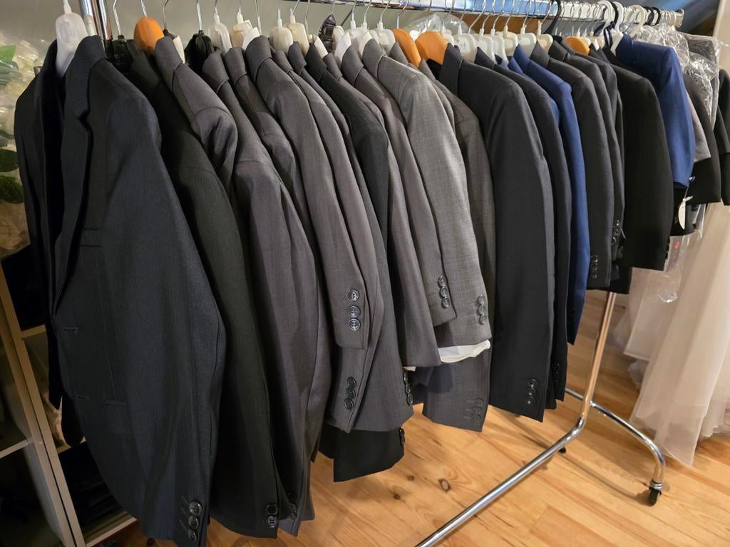 Mooie nieuwe 3-delige jongens kostuums, Ophalen of Verzenden, Nieuw, Overige maten, Overige kleuren