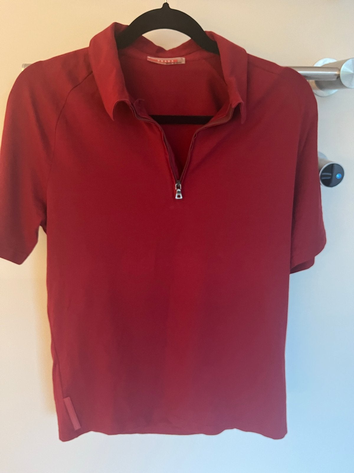 Prada polo rood maat L (valt als M/48) - Zo goed als nieuw, Kleding | Heren, Ophalen of Verzenden, Zo goed als nieuw, Maat 48/50 (M)