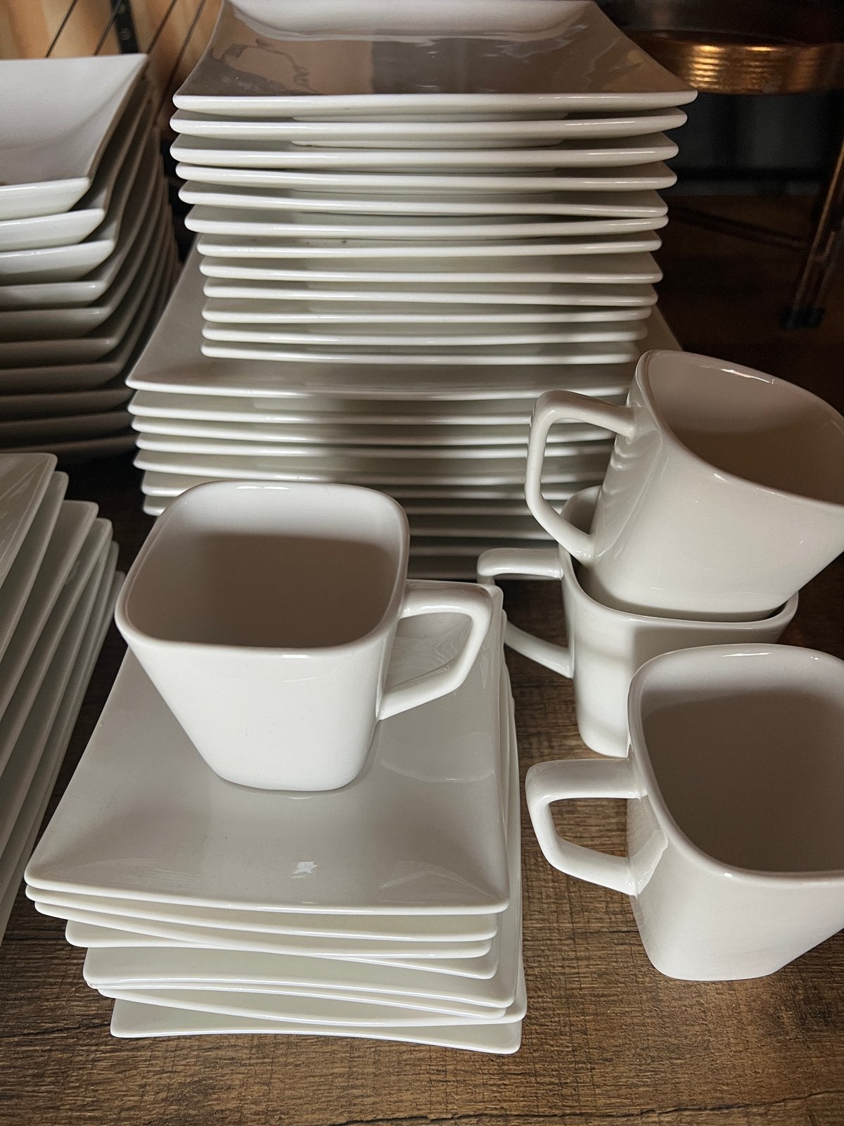 Uitgebreid wit servies met vierkante vormen, Ophalen, Gebruikt, Overige merken, Keramiek