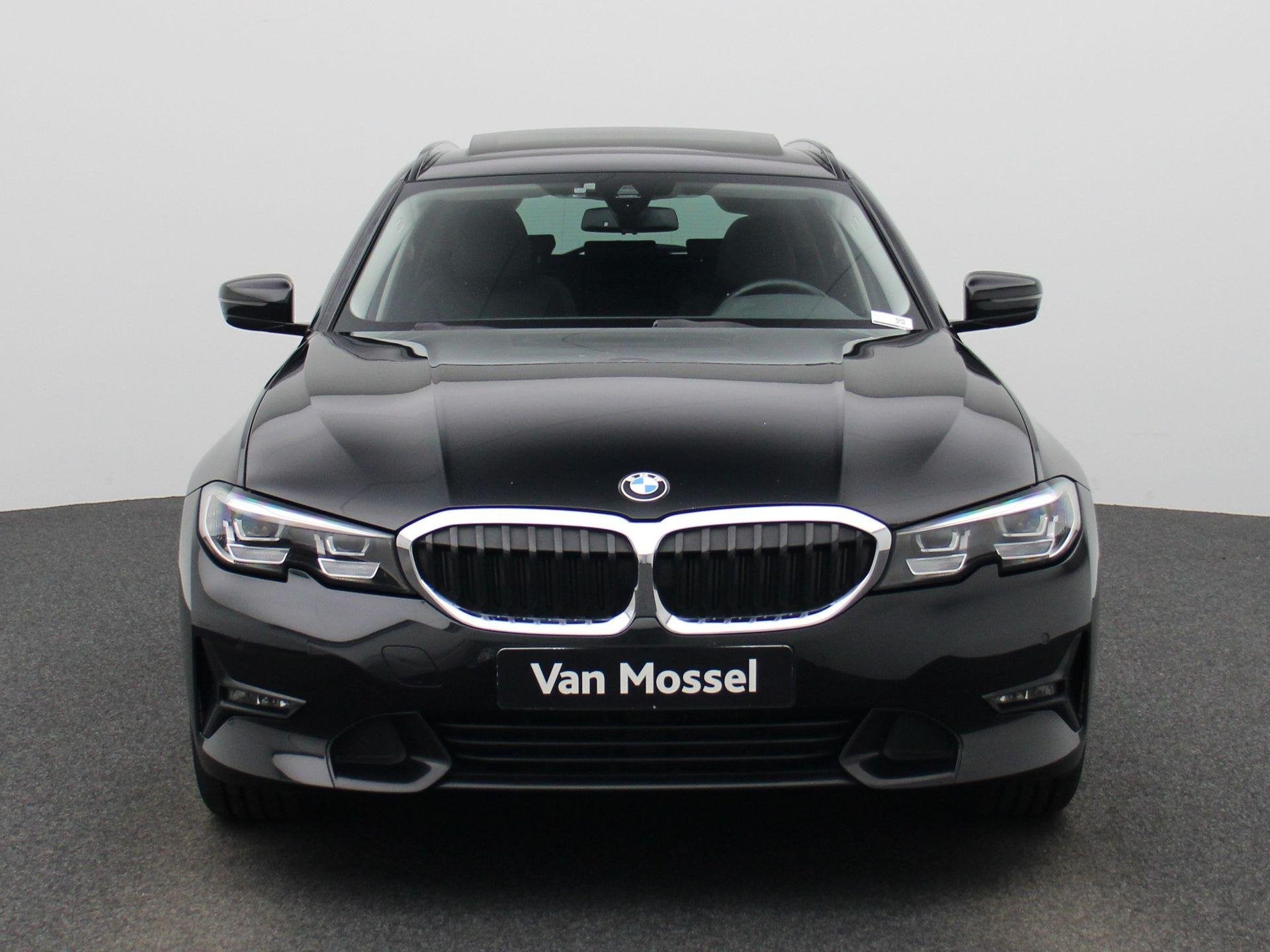BMW 3-serie Touring 330e eDrive Edition | PANORAMADAK | HALF, Auto's, Achterwielaandrijving, Gebruikt, 4 cilinders, Zwart