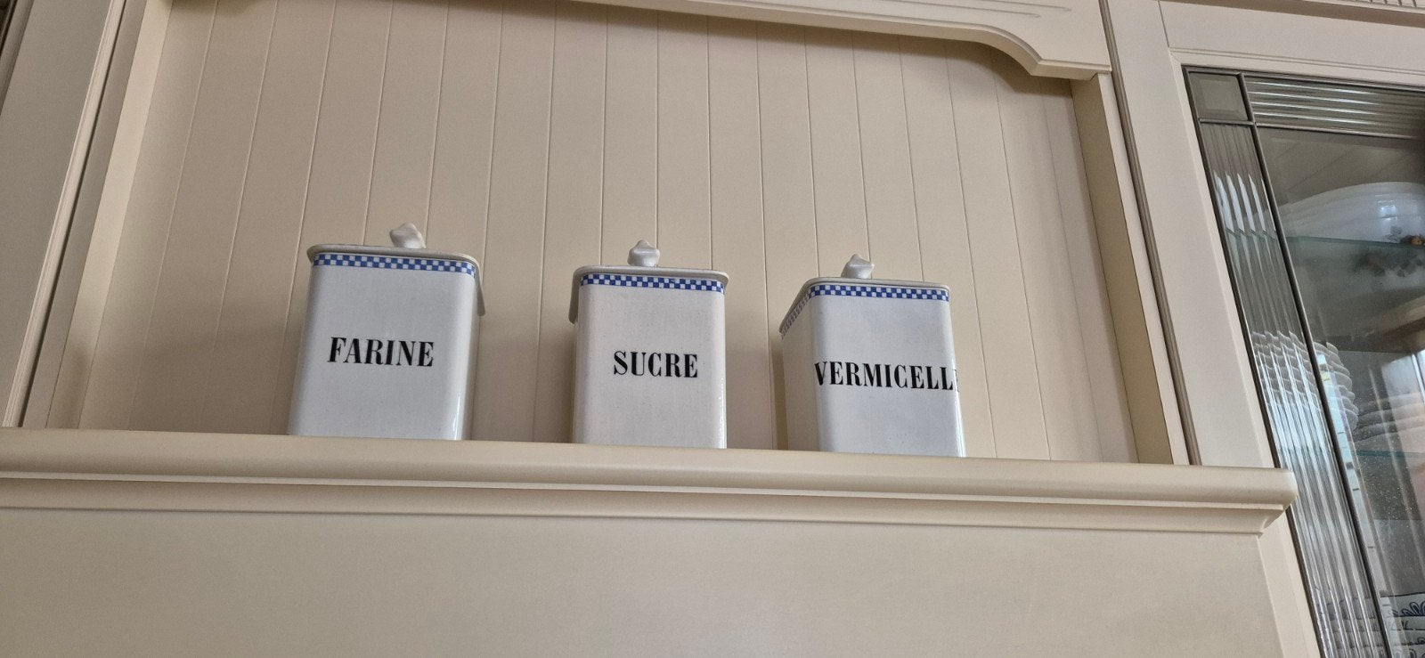 Antieke Franse voorraadpotten van Sarreguemines, Ophalen