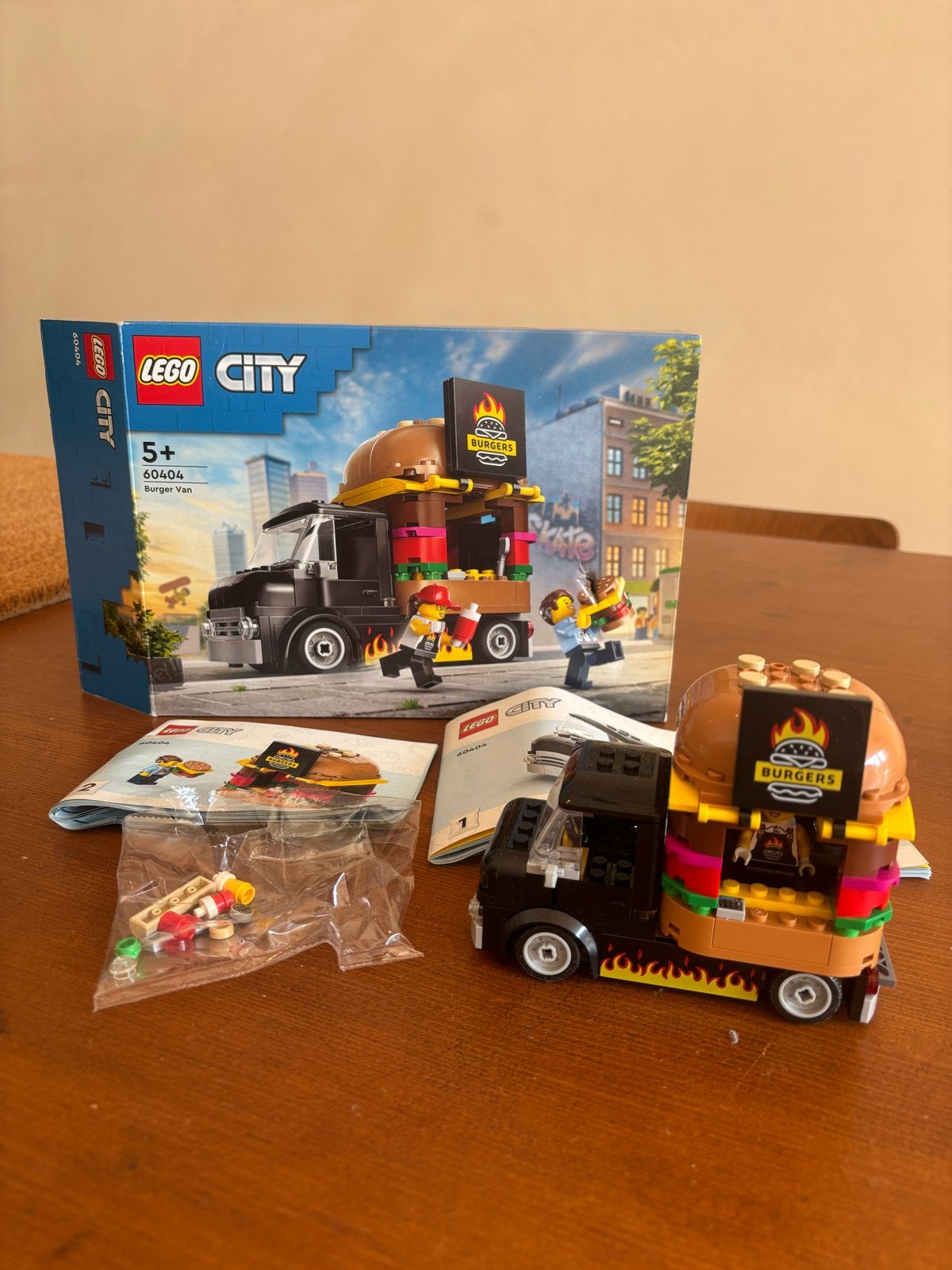 LEGO City Burgerbus 60404 - Zonder poppetje, Ophalen of Verzenden, Gebruikt, Overige merken