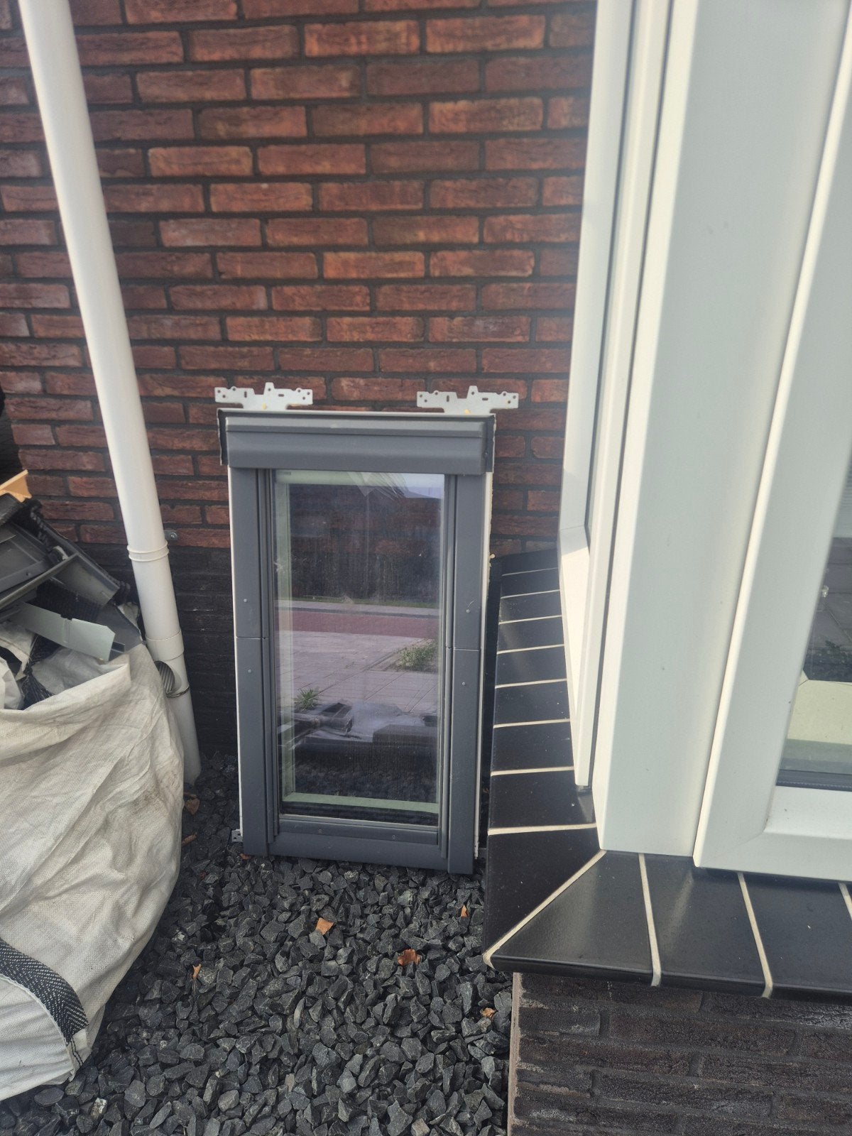 ZGAN GGL CK04 Velux Dakraam 55x98 met antraciet rolgordijn, Ophalen, Minder dan 80 cm, 80 tot 120 cm, Zo goed als nieuw