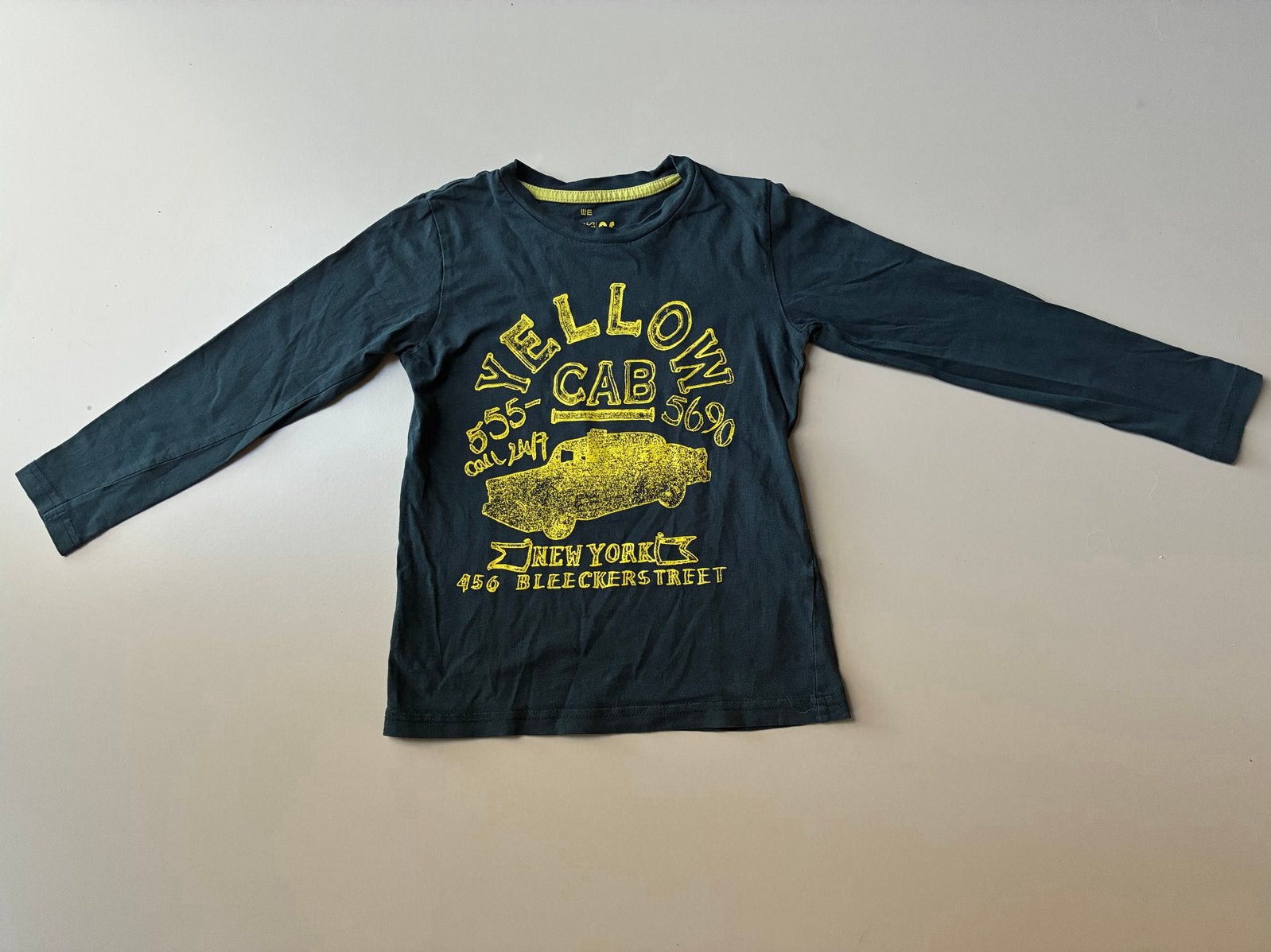 WE longsleeve maat 110-116 met 'Yellow Cab New York' print, Ophalen of Verzenden, Gebruikt, Jongen of Meisje, Shirt of Longsleeve
