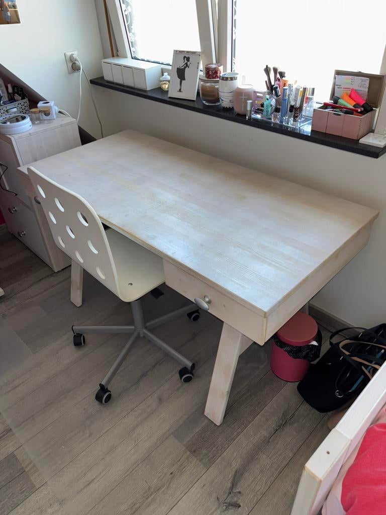 Bureau en stoel, Ophalen, Zo goed als nieuw, Stapelbed