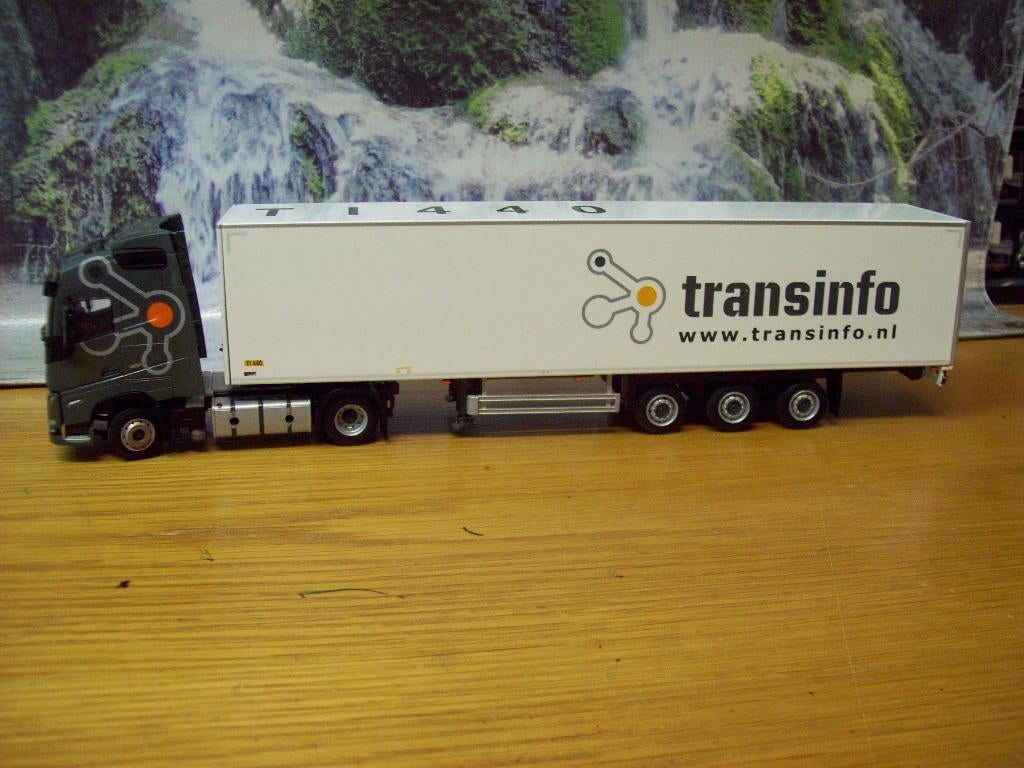 WSI - Volvo FH - Globetrotter -  Transinfo, Ophalen of Verzenden, Gebruikt, Bus of Vrachtwagen, Wsi