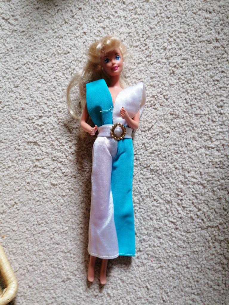 Vintage Barbie pop uit 1975 met outfit, Ophalen of Verzenden, Gebruikt, Pop