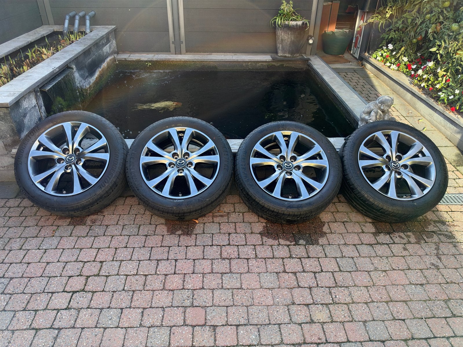 Mazda 18 inch velgen met Bridgestone Turanza zomerbanden, Auto-onderdelen, Ophalen, 18 inch, Banden en Velgen, Personenwagen
