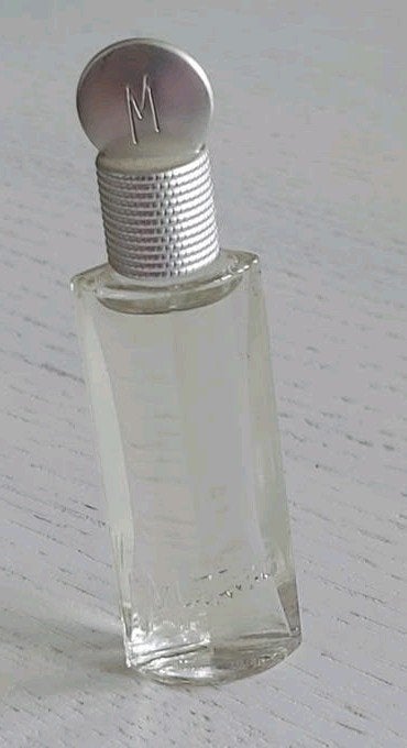 Eau de toilette Montana, Ophalen of Verzenden, Zo goed als nieuw, Miniatuur, Gevuld