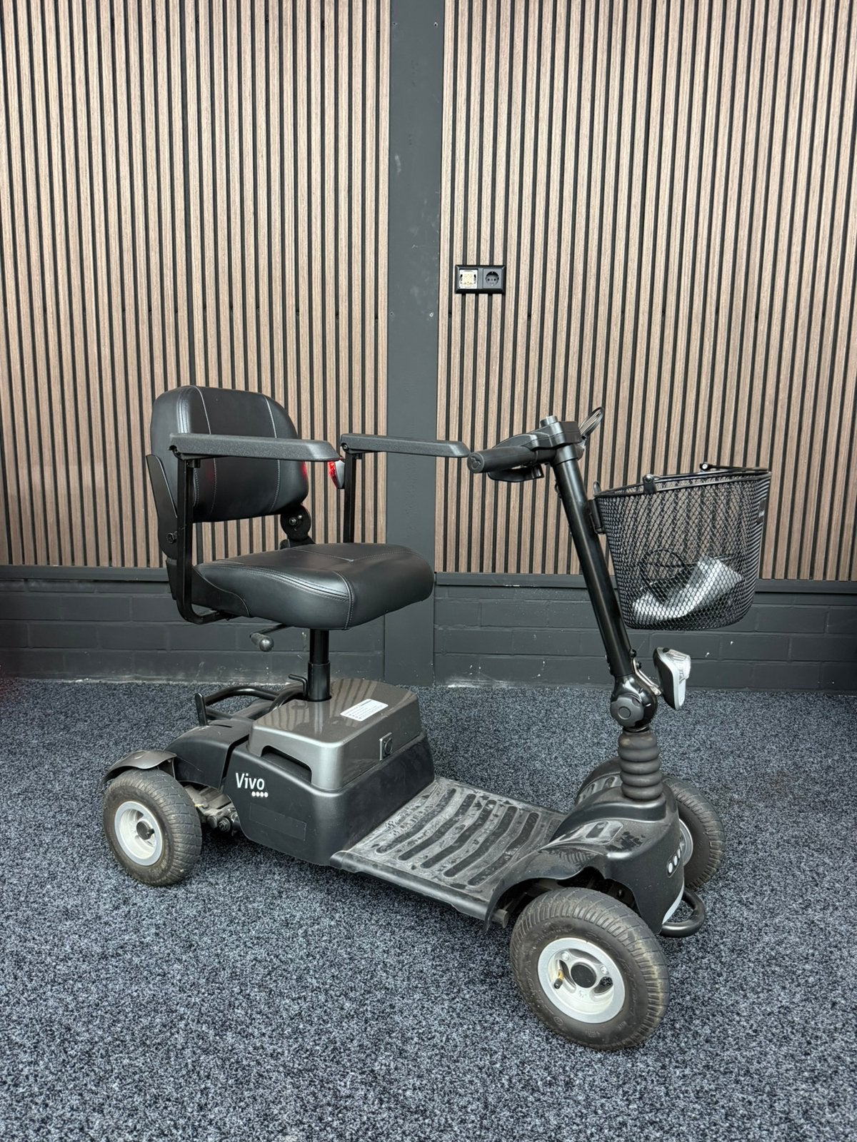 Life & Mobility Vivo scootmobiel – zgan, grijs, demontabel, Life and Mobility, 10 km/u of minder, Ophalen of Verzenden, 26 t/m 35 km